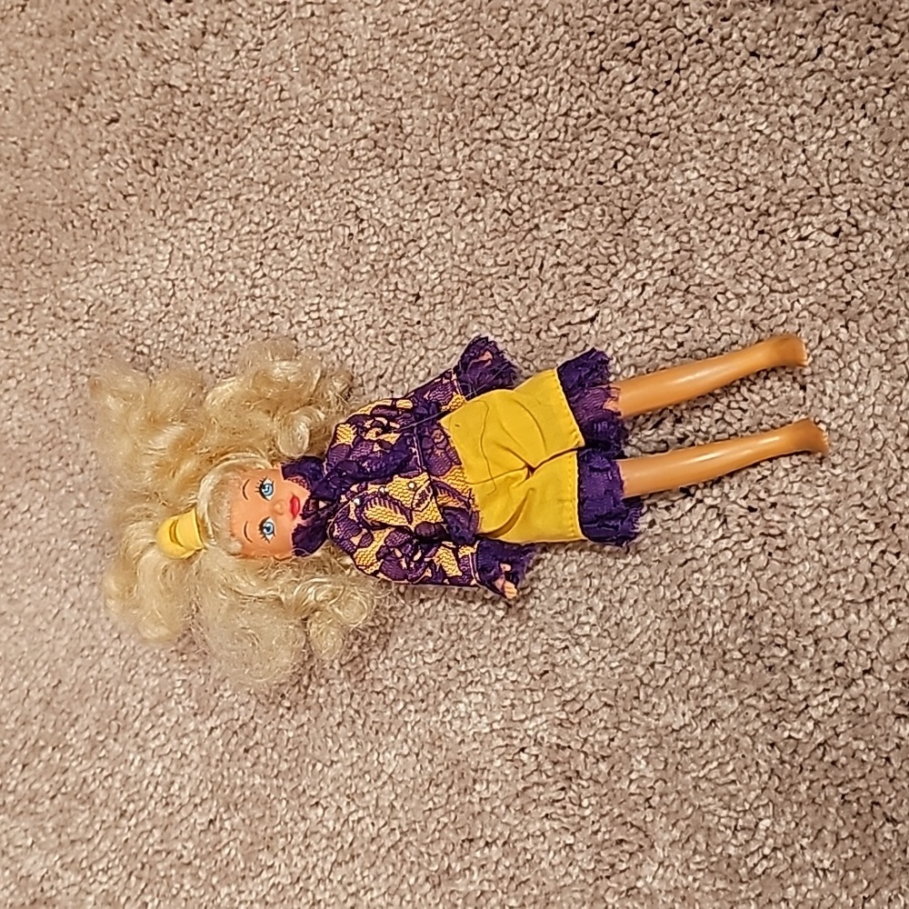 1990 Kid Kore girl doll